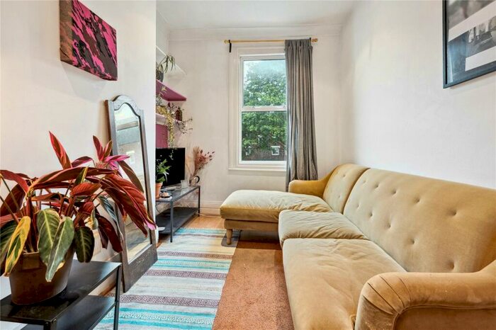 1 Bedroom Flat To Rent In Nevill Road, Shacklewell, N16