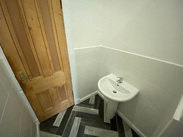 1 Bedroom Flat To Rent In Torrisdale Street, Glasgow, G42