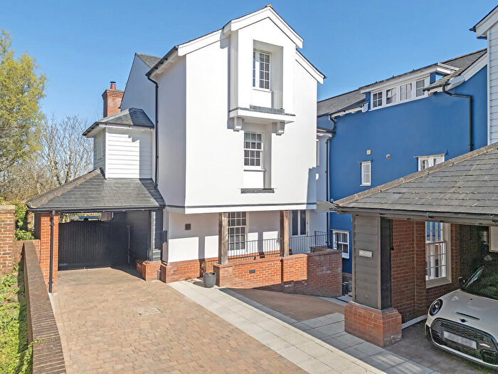 4 Bedroom Town House For Sale In Cromwell Hill, Maldon, CM9