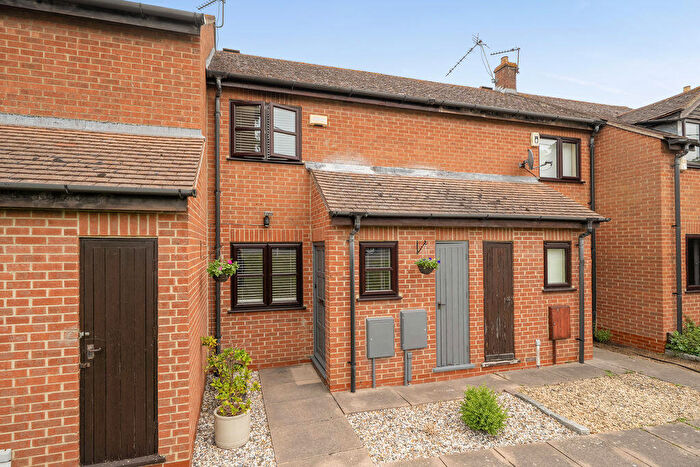 1 Bedroom Terraced House For Sale In London Road, Wheatley, OX33