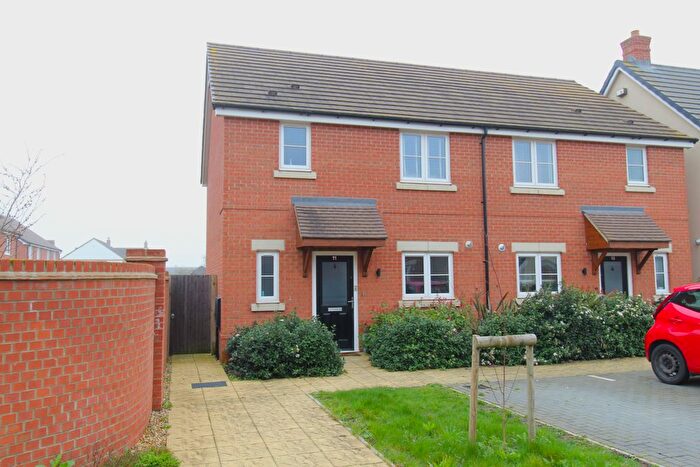 3 Bedroom Semi Detached House For Sale In Barrance Way, Moggerhanger, MK44