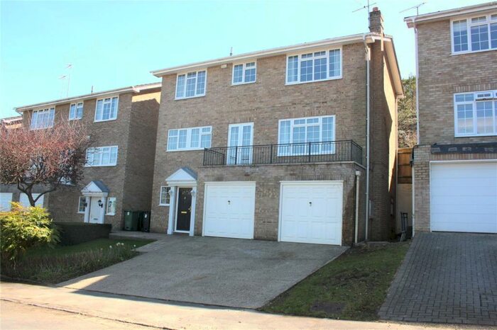 4 Bedroom Detached House To Rent In Harcourt Close, Henley-on-Thames, Oxfordshire, RG9