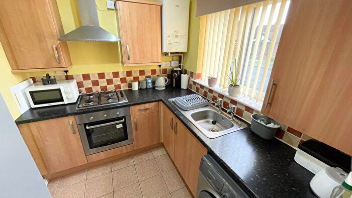 2 Bedroom Semi-Detached Bungalow For Sale In Woburn Avenue, Lincoln, LN1