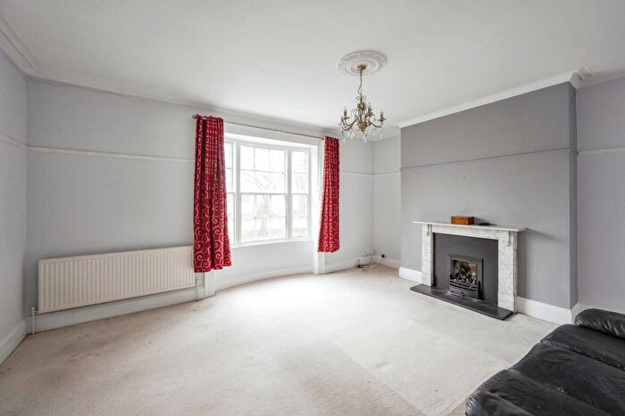 1 Bedroom Flat For Sale In Bennetthorpe, Doncaster, South Yorkshire, DN2