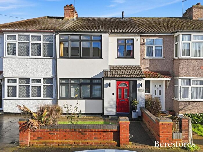 3 Bedroom Terraced House For Sale In Norfolk Road, Upminster, RM14