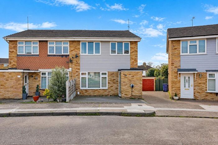 3 Bedroom Semi Detached House For Sale In Bodell Close, Grays, RM16