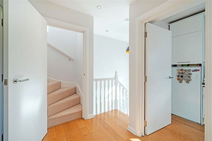 1 Bedroom Flat For Sale In Maygrove Road, West Hampstead, NW6