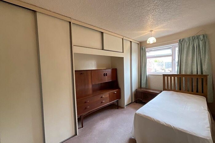2 Bedroom Bungalow For Sale In Snowberry Close, Swinton, S64