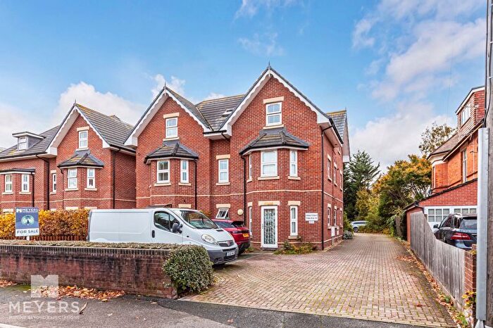 2 Bedroom Flat To Rent In Lowther Road, Charminster, BH8