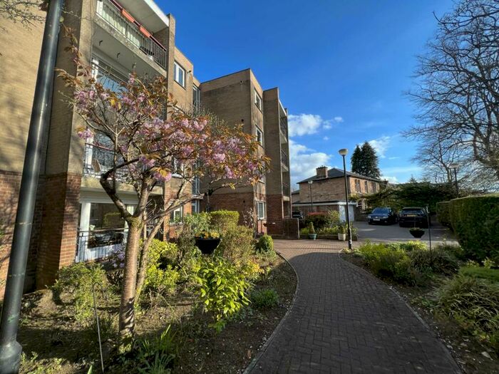 2 Bedroom Flat To Rent In Nithsdale Road, Glasgow, G41