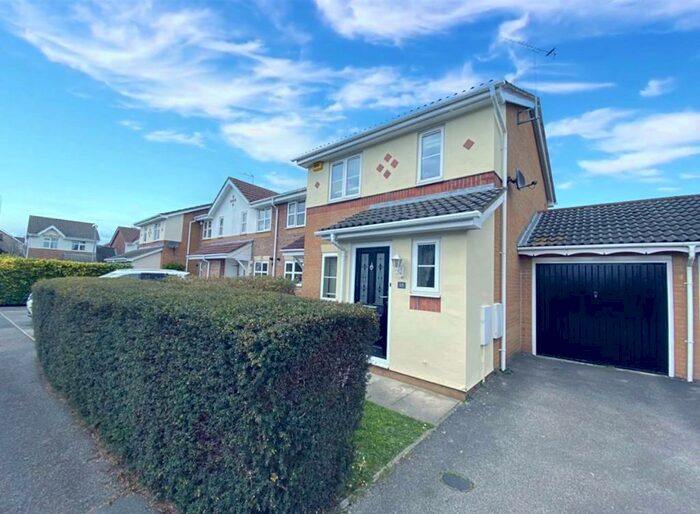 3 Bedroom Link Detached House To Rent In Archer Drive, Aylesbury, HP20