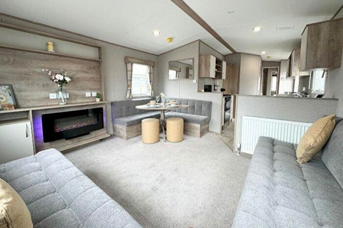 2 Bedroom Caravan For Sale In Solent Breezes Holiday Park, Warsash, Nr Fareham, Hampshire, SO31