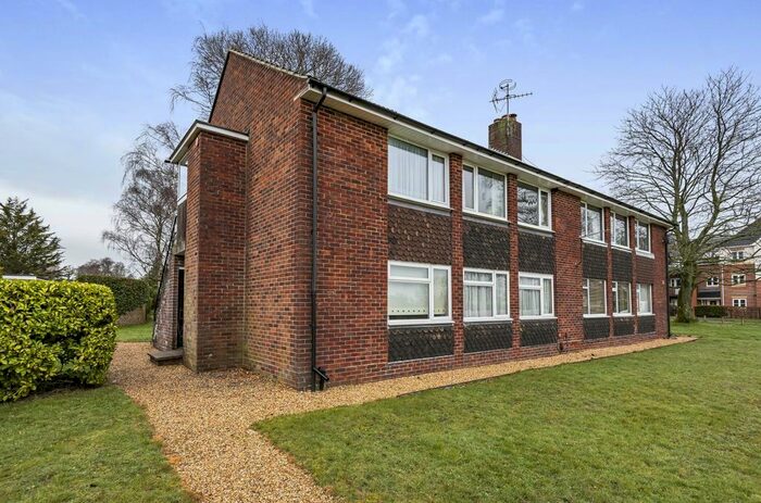 2 Bedroom Maisonette To Rent In Hiltingbury Road, Chandler's Ford, Eastleigh, SO53