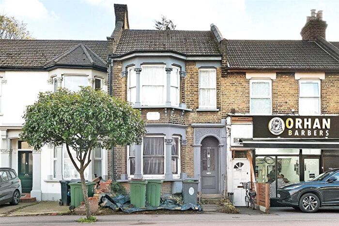 3 Bedroom Terraced House For Sale In Lea Bridge Road, Leyton, London, E10