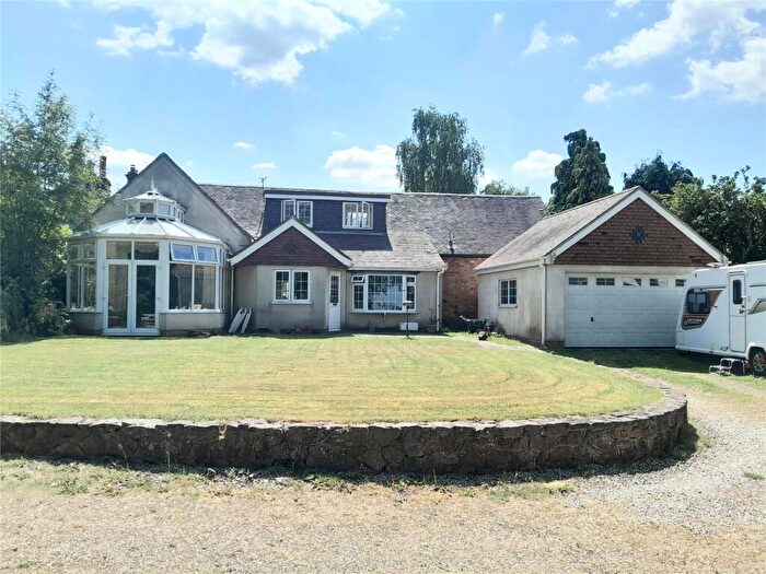 3 Bedroom Detached House For Sale In Tamworth Road, Coventry, West Midlands, CV7