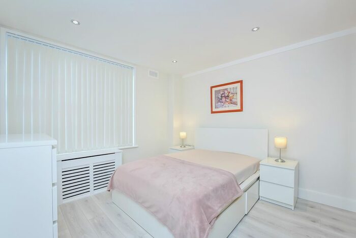 1 Bedroom Flat For Sale In Park West / Marble Arch, London, W2