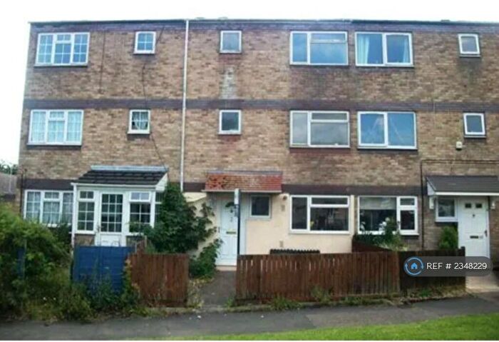 5 Bedroom Terraced House To Rent In Trident Drive, Houghton Regis, Dunstable, LU5