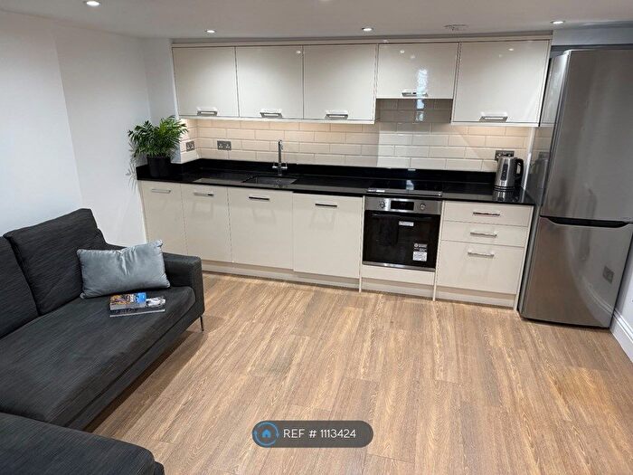 1 Bedroom Flat To Rent In Longfield Street, Southfields, SW18