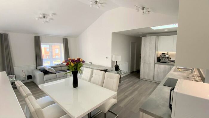 2 Bedroom Apartment To Rent In Baddlesmere Drive, Kings Hill, ME19
