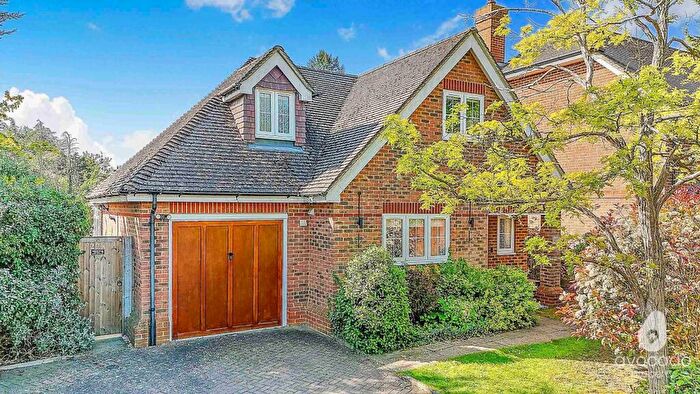 2 Bedroom Detached House For Sale In Willowside, Woodley, Reading, RG5