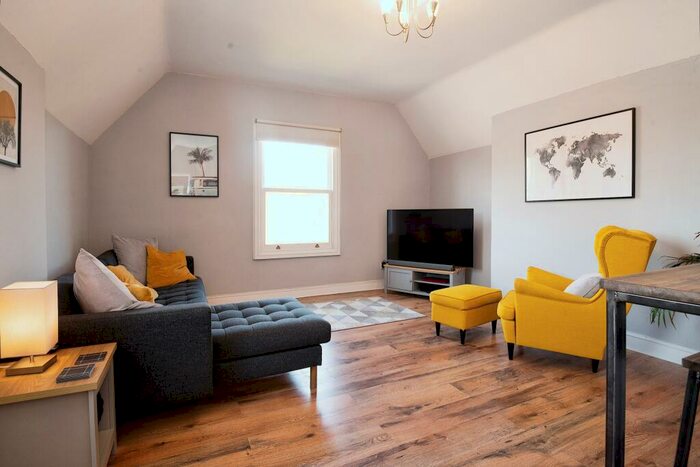 2 Bedroom Apartment To Rent In Palace Road, Llandaff, CF5