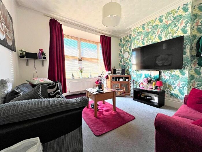 1 Bedroom Apartment For Sale In Abbotsbury Road, Weymouth, DT4