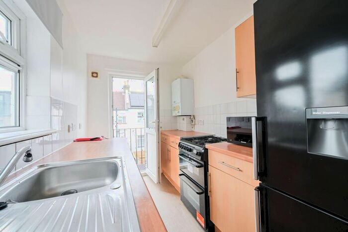 1 Bedroom Flat To Rent In Hartington Road, St James Street, Walthamstow, London, E17