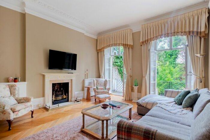 3 Bedroom Maisonette To Rent In Rutland Gate, London, SW7