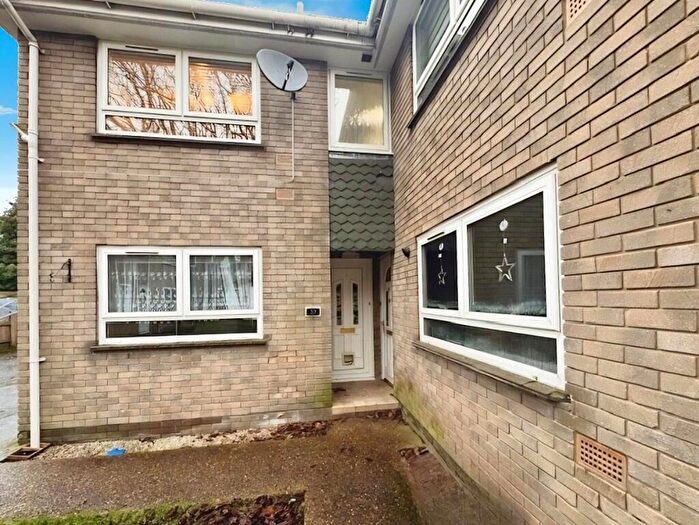 2 Bedroom Flat To Rent In Victoria Close, BH21