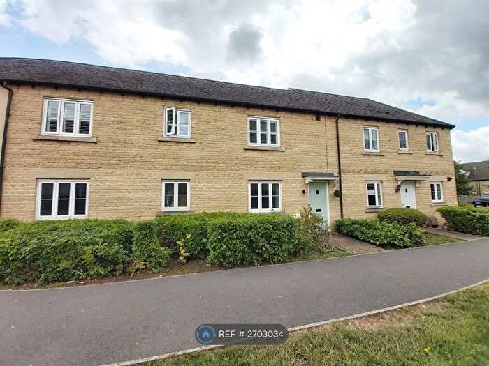 2 Bedroom Maisonette To Rent In Sorrel Way, Carterton, OX18