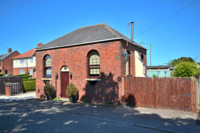 1 Bedroom Detached House For Sale In Main Street, Hambleton, HU11