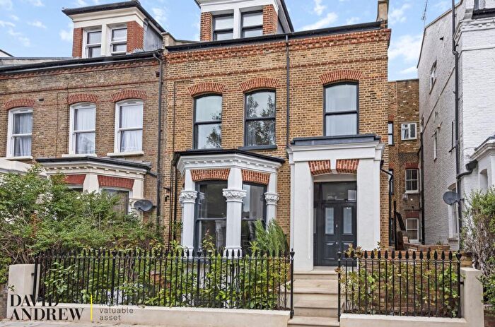 2 Bedroom Flat To Rent In Gloucester Drive, London, N4