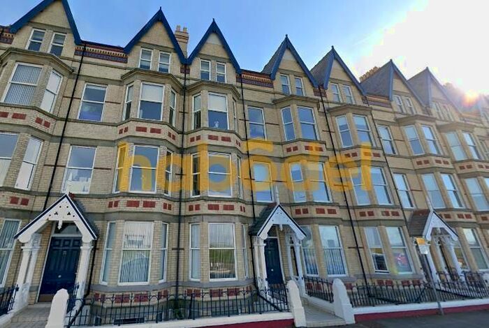 2 Bedroom Flat To Rent In West Parade, Rhyl, LL18