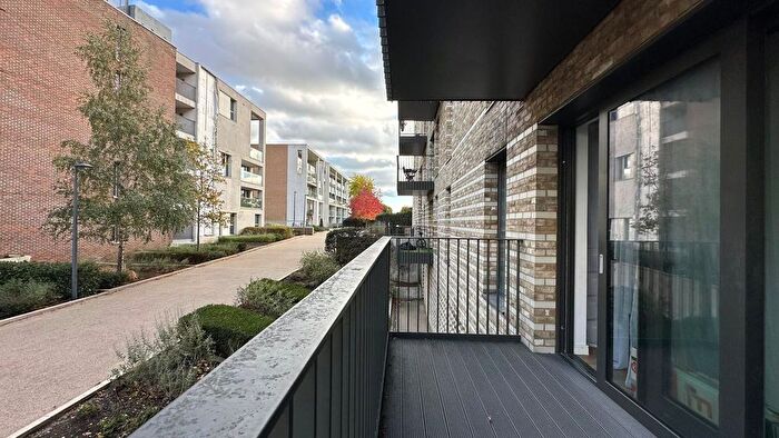 2 Bedroom Flat For Sale In Kingfisher Heights, Bramwell Way, London, E16