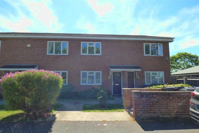 1 Bedroom Maisonette To Rent In Shirley Court, Wallis Avenue Parkwood, Maidstone, ME15