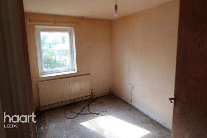 1 Bedroom Apartment For Sale In Stone Acre Court, Bradford, BD5