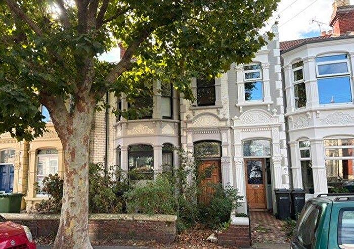 2 Bedroom Apartment For Sale In First Floor Flat, Laburnum Grove, Portsmouth, PO2