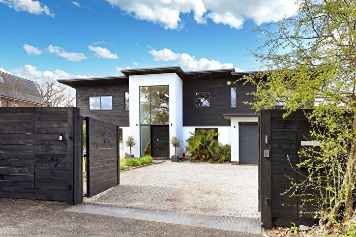 6 Bedroom Detached House For Sale In Meadow Lane, Beaconsfield, Buckinghamshire, HP9