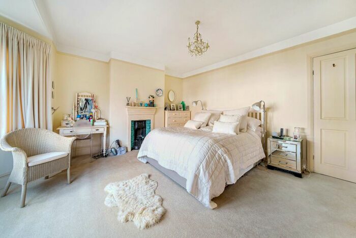 3 Bedroom Terraced House For Sale In Hillside Avenue, Exeter, EX4