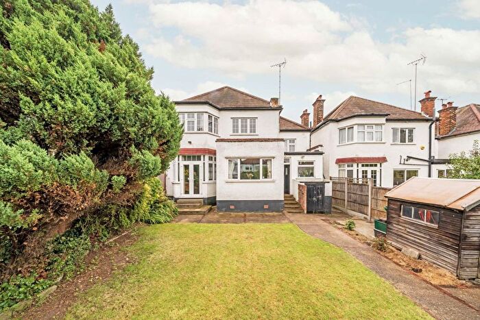 4 Bedroom Detached House For Sale In Greyhound Hill, London, NW4
