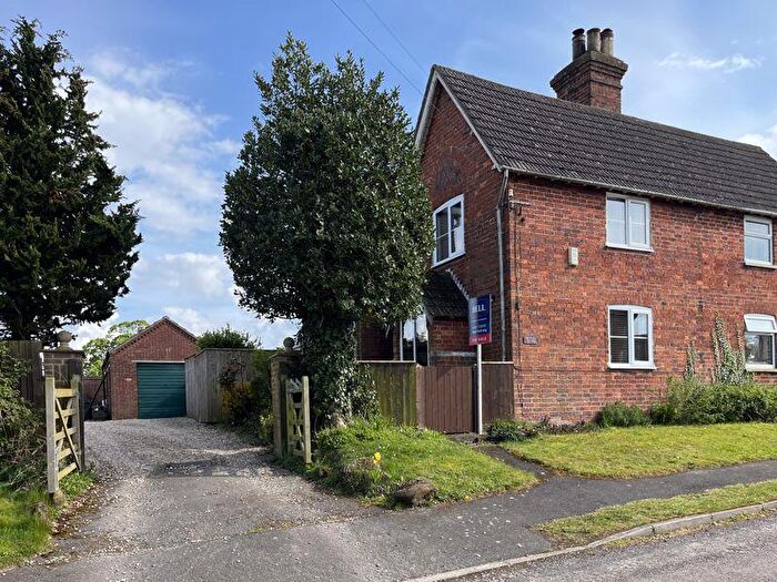 3 Bedroom Semi-Detached House For Sale In Pinnings Cottage, Hagworthingham Road, Lusby, PE23