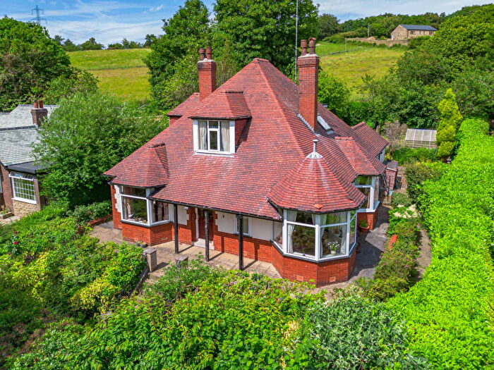4 Bedroom Detached House For Sale In Old Road, Hyde, SK14