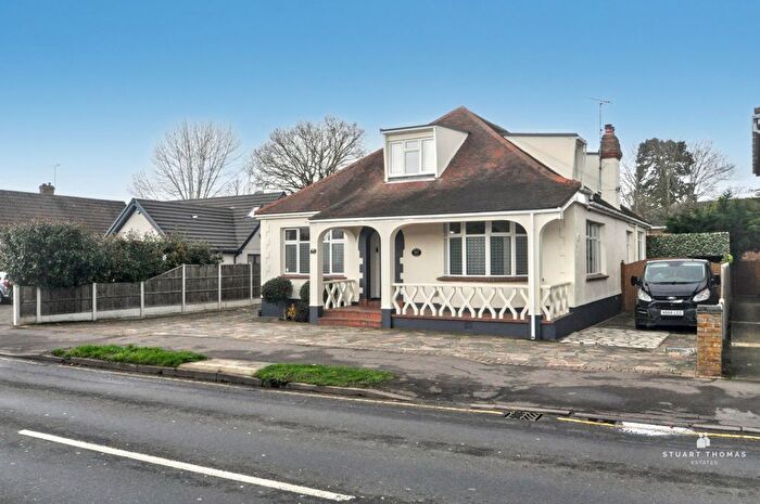 4 Bedroom Chalet For Sale In Benfleet Road, Benfleet, SS7