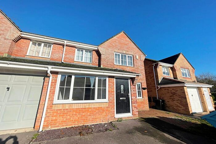4 Bedroom Semi-Detached House To Rent In Verwood, BH31