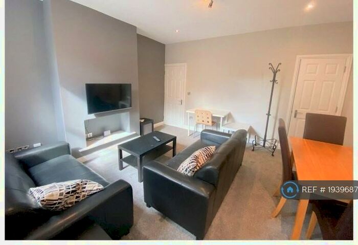 6 Bedroom Terraced House To Rent In Club Street, Sheffield, S11