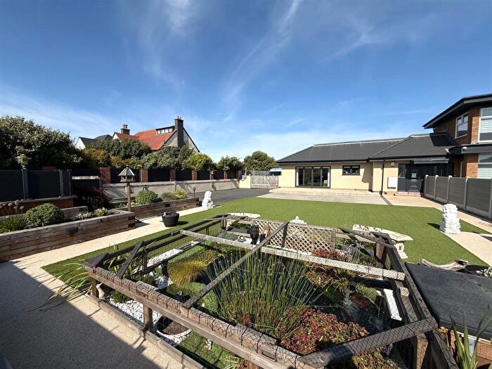 3 Bedroom Semi-Detached Bungalow For Sale In Clifton Drive North, Lytham St. Annes, FY8