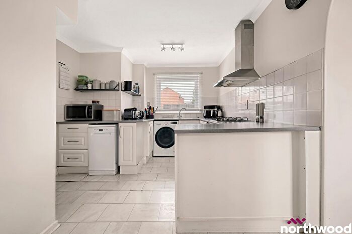 5 Bedroom End Terrace House For Sale In Paddock Drive, Springfield, Chelmsford, CM1