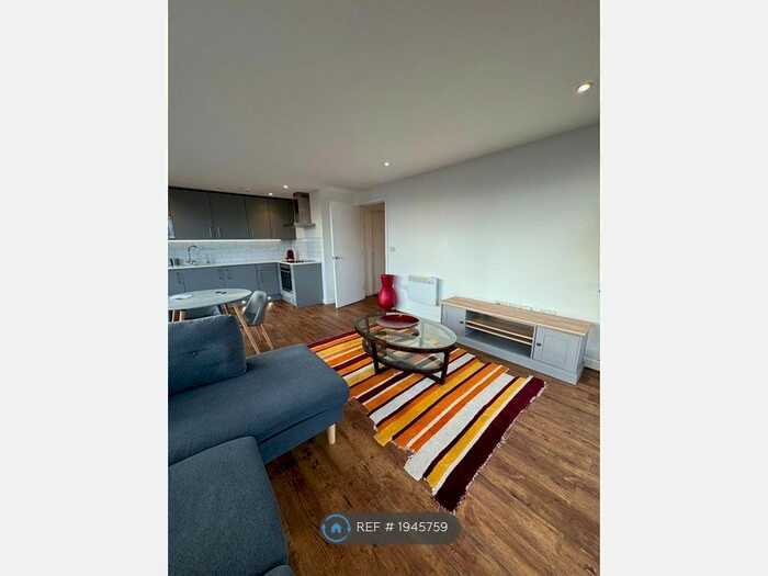 2 Bedroom Flat To Rent In Wilmslow Road, Manchester, M20