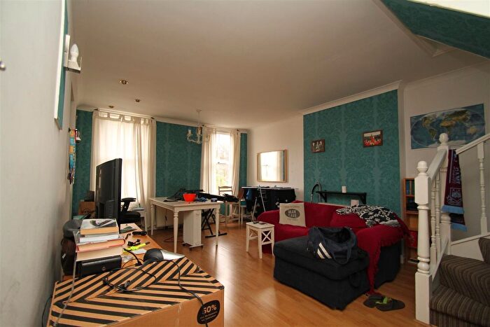 1 Bedroom Flat To Rent In Wellington Way, London, E3