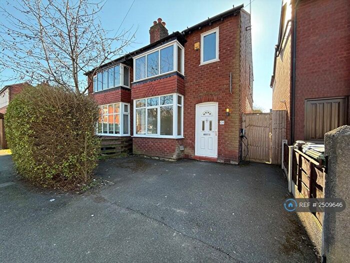 3 Bedroom Semi-Detached House To Rent In Claremont Rd, Stockport, SK2